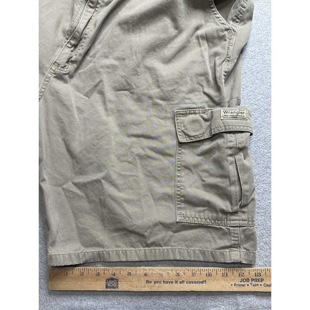 Wrangler Cargo Shorts Mens 42 Khaki Multi Pocket Outdoor Utility Classic Comfort - Picture 10 of 12
